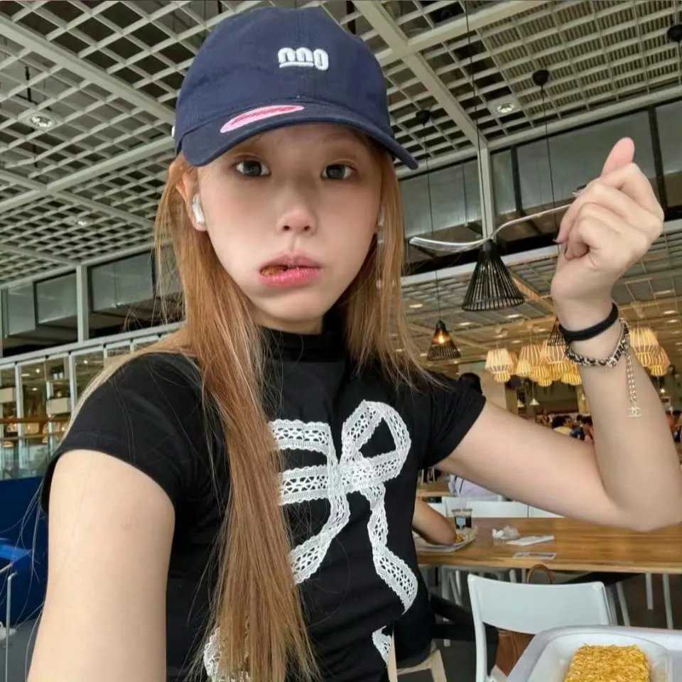 坡道上的红屋顶